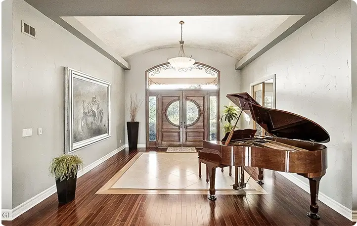 Recently sold Sandstone property with front entry